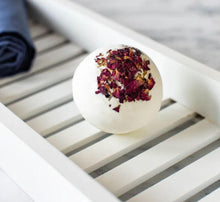 Load image into Gallery viewer, Romance Bath Set - Rose Geranium Candle &amp; Rose Petals Bath Bomb - Green Coco
