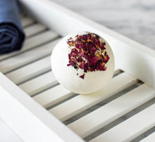 Load image into Gallery viewer, Gift Box - 6 Bath Bombs Set - Green Coco
